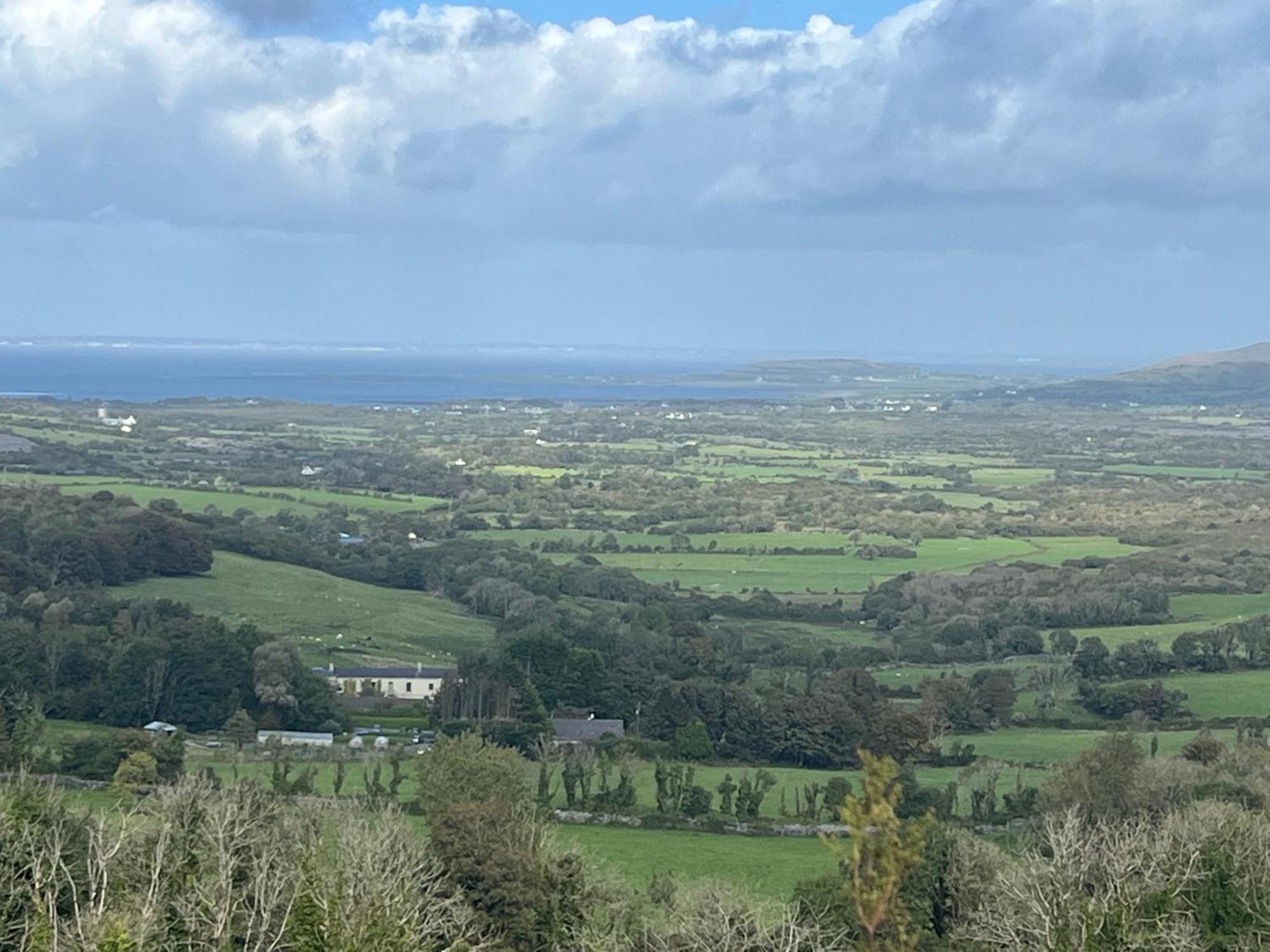 Burren Court Lodge แบลลีย์วอน ภายนอก รูปภาพ