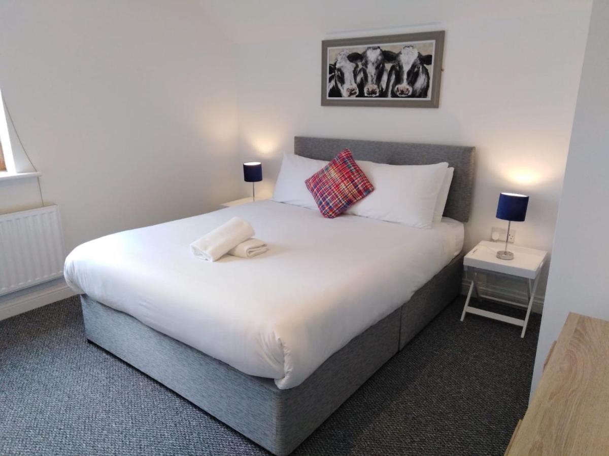 Burren Court Lodge แบลลีย์วอน ภายนอก รูปภาพ